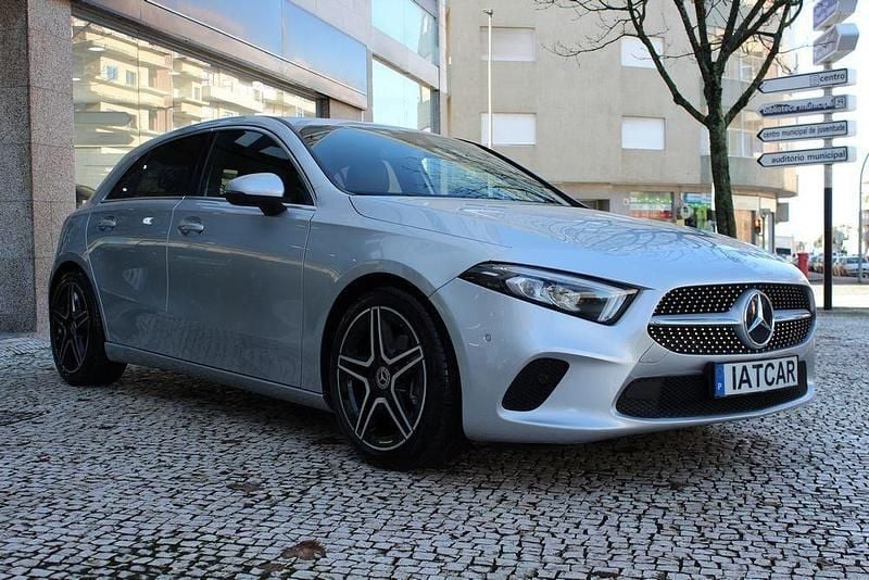 Usado Mercedes A180 Progressive 116 HP (85 kW) 2018 Cinza Sedan