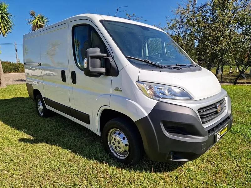 Branco Usado 2016 Fiat Ducato Van | € 11.990 - Imagem 1/4