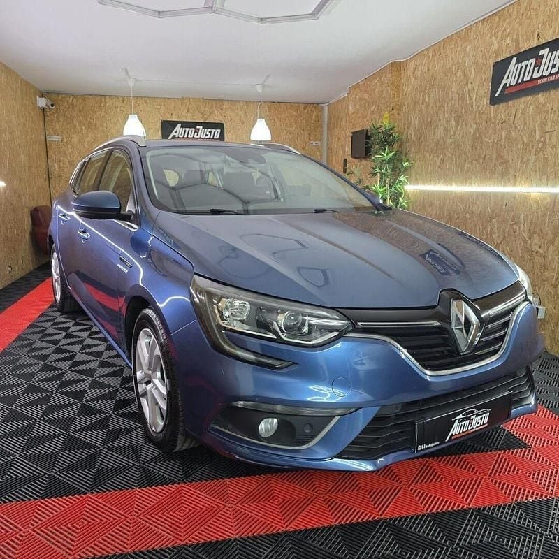 Azul Usado 2017 Renault Mégane IV Business Sedan | € 12.950 (Bom preço) - Imagem 1/4