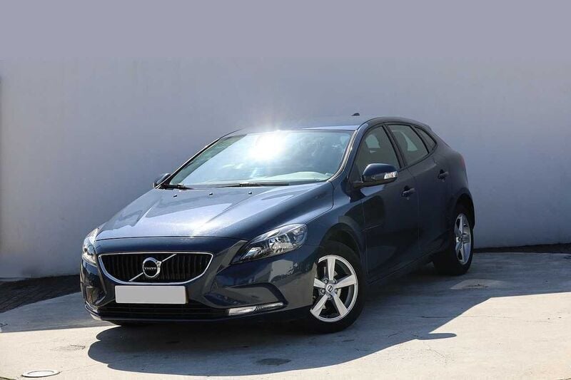 Azul Usado 2018 Volvo V40 Kinetic Carrinha | € 15.700 (Preço justo) - Imagem 1/4