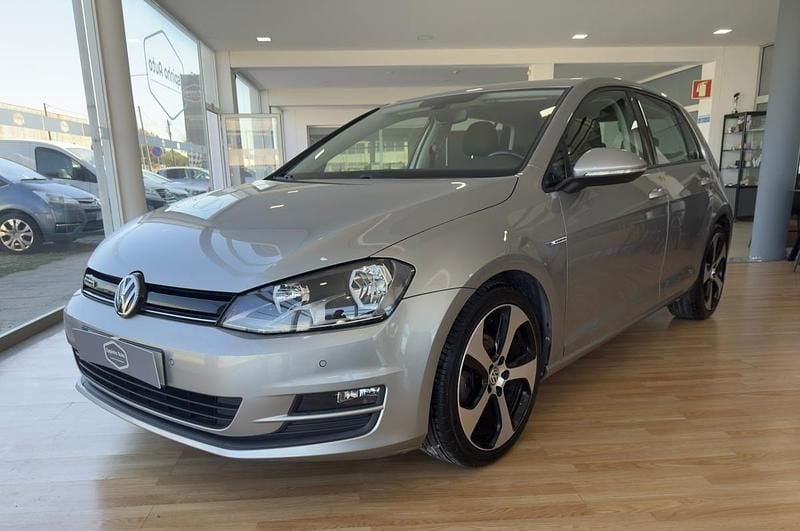 Cinza Usado 2017 VW Golf VII Edition Citadino | € 14.990 (Preço justo) - Imagem 1/4