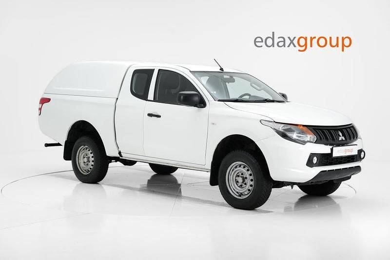 Usado Mitsubishi L200 Invite 154 HP (113 kW) 2019 Branco Pickup