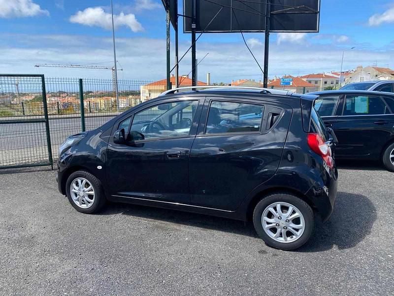 Usado Chevrolet Spark 68 HP (50 kW) 2014 Preto Citadino