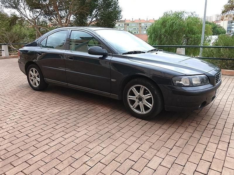 Usado 2002 Volvo S60 Sedan | € 2.750 (Bom preço) - Imagem 1/4