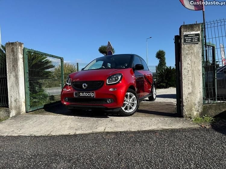 Vermelho Usado 2016 Smart ForFour Passion Citadino | € 11.360 - Imagem 1/1