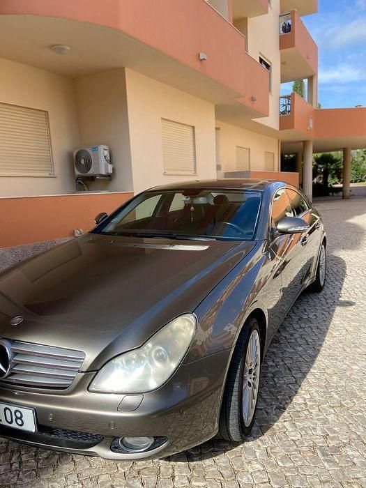 Usado 2007 Mercedes CLS320 Sedan | € 11.000 - Imagem 1/4