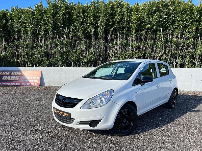 Branco Usado 2007 Opel Corsa Enjoy | € 5.990 (Preço elevado) - Imagem 1/4
