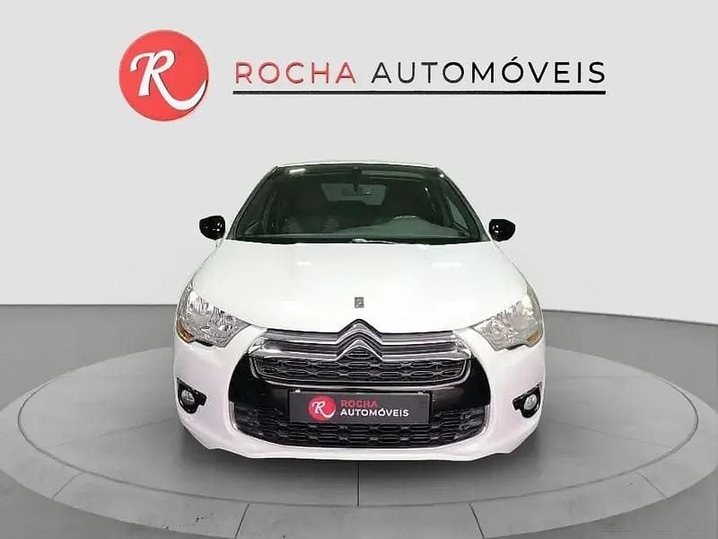 Usado Citroën DS4 Chic 92 HP (67 kW) 2011 Branco Citadino