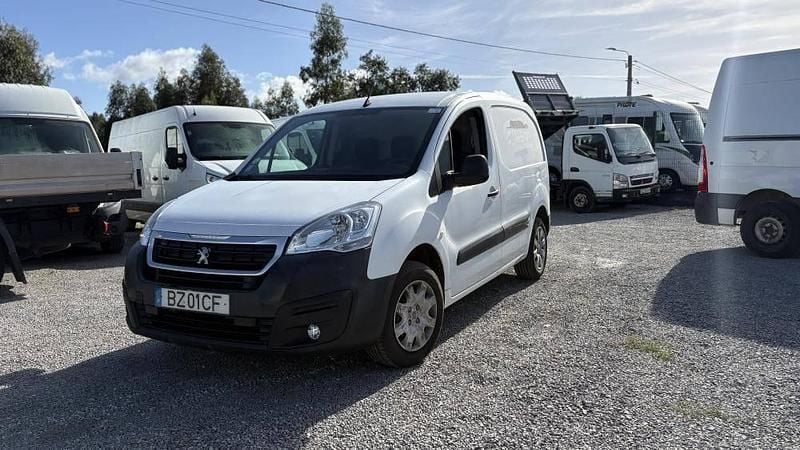 Branco Usado 2018 Peugeot Partner Van | € 9.900 - Imagem 1/4