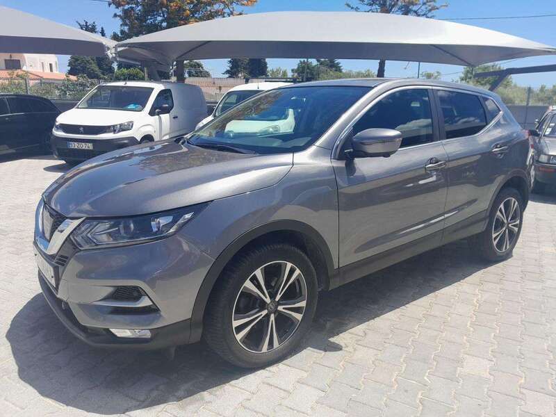 Cinzento Usado 2017 Nissan Qashqai SUV | € 14.950 (Preço justo) - Imagem 1/4