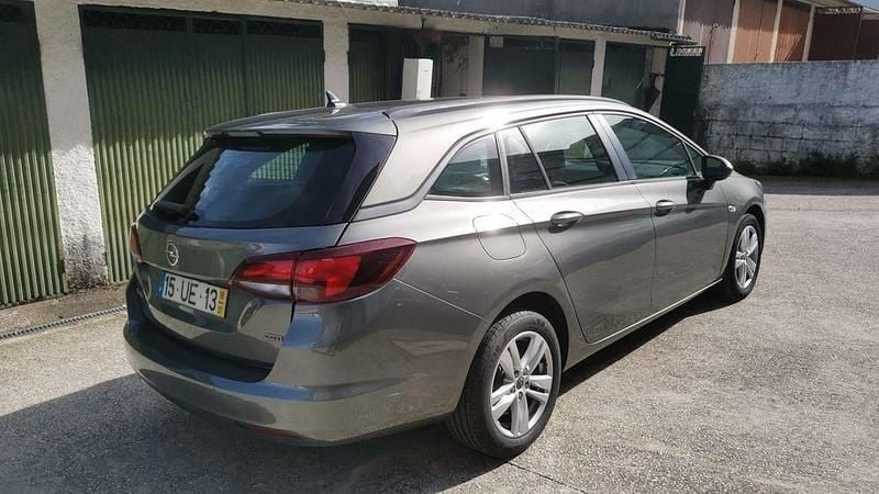 Usado Opel Astra 136 HP (100 kW) 2018 Sedan