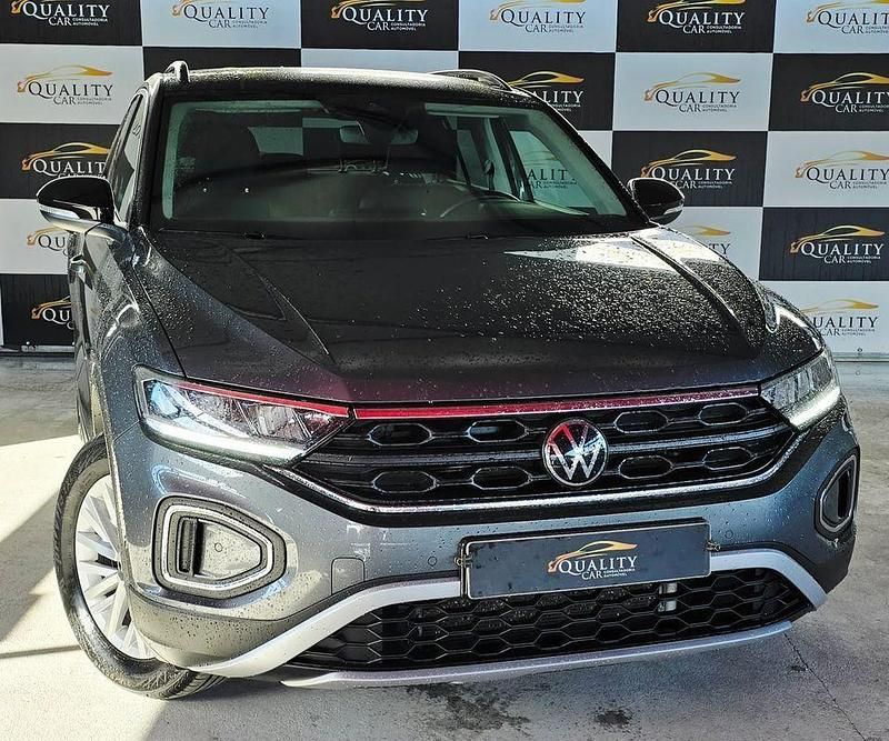 Usado VW T-Roc 110 HP (80 kW) 2023 Cinza SUV