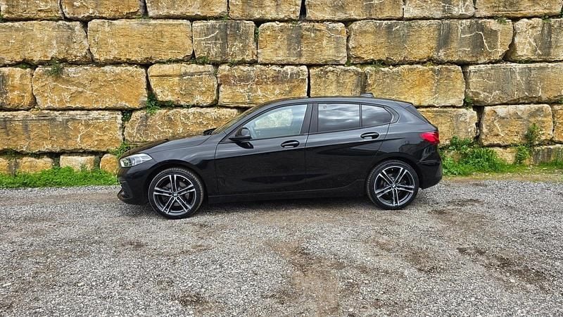 Usado BMW 116 Sport Line 116 HP (85 kW) 2021 Preto Citadino