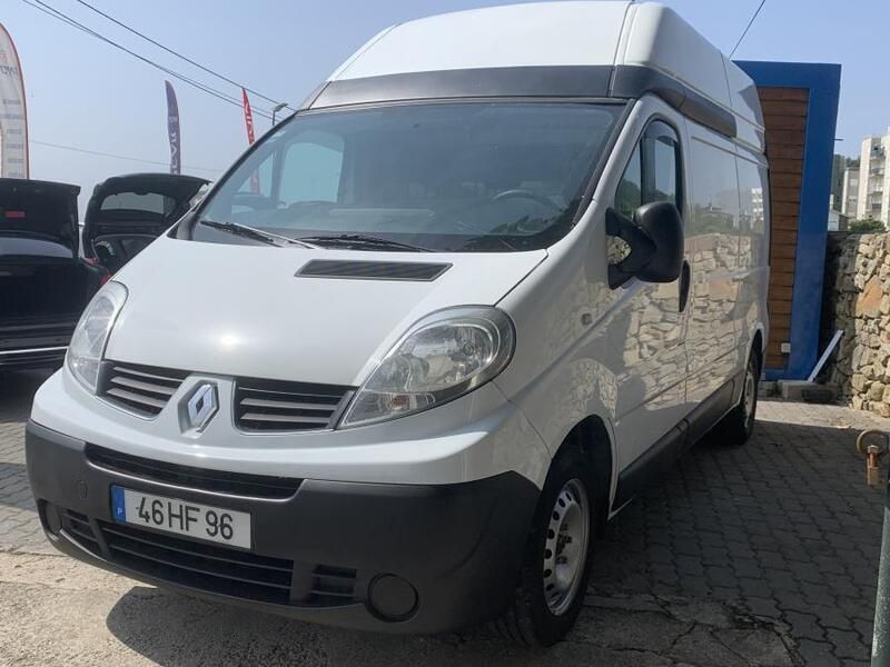 Branco Usado 2009 Renault Trafic Monovolume | € 8.750 - Imagem 1/4