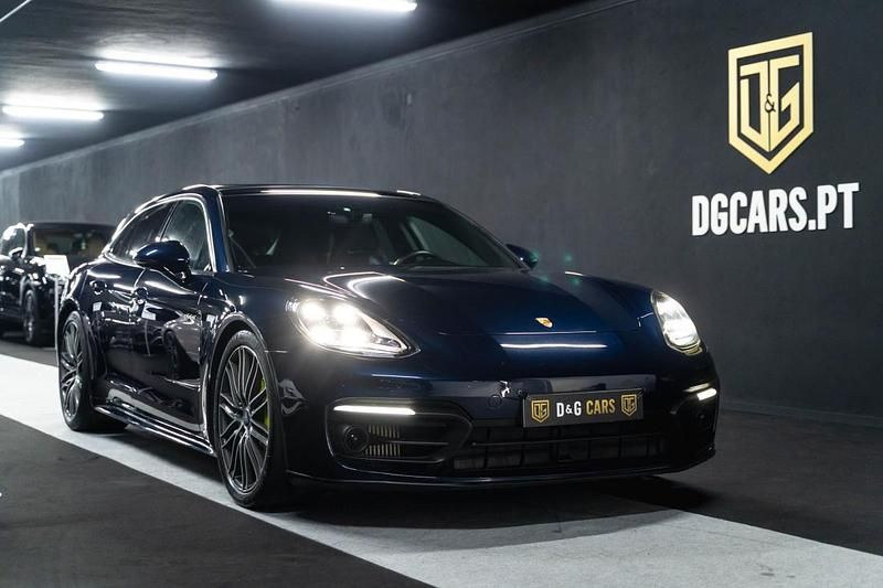Azul Usado 2021 Porsche Panamera Sport Turismo Sedan | € 79.900 - Imagem 1/4