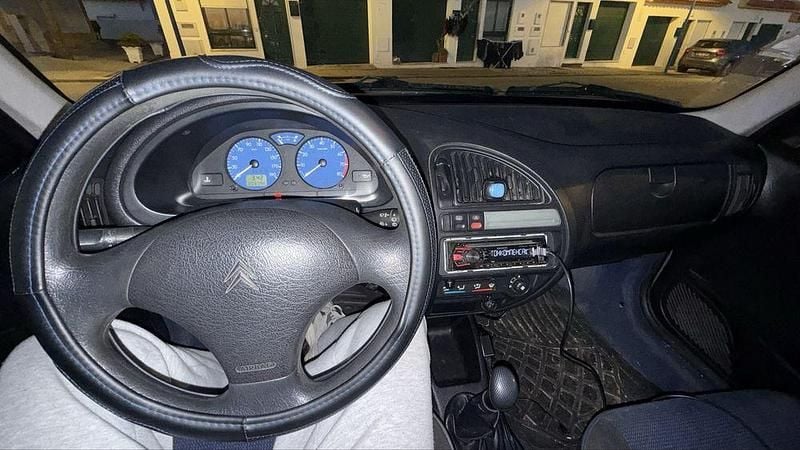 Usado Citroën Saxo 60 HP (44 kW) 2001 Citadino