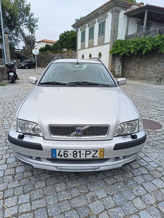 Usado 2000 Volvo V40 Carrinha | € 7.500 - Imagem 1/4