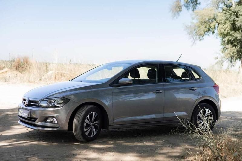 Cinzento Usado 2021 VW Polo Citadino | € 14.850 (Preço justo) - Imagem 1/4