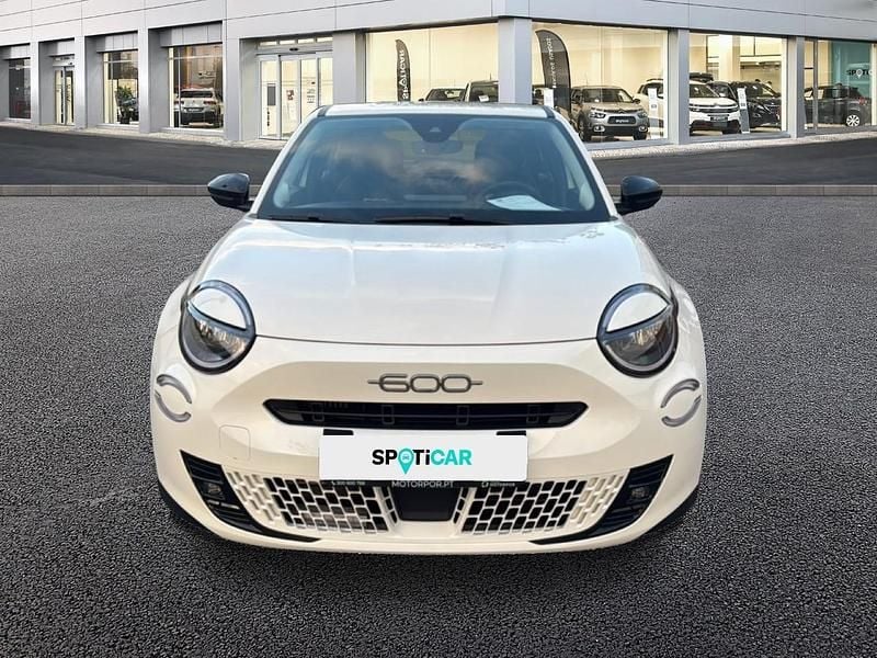 Novo Fiat 600 110 HP (80 kW) 2025 Bege SUV