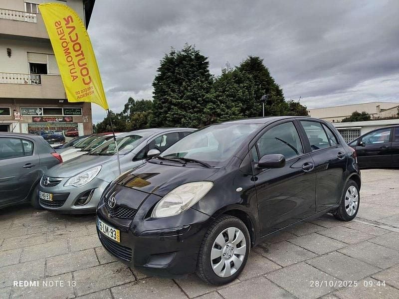 Preto Usado 2011 Toyota Yaris | € 5.399 (Bom preço) - Imagem 1/4
