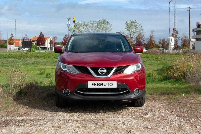 Vermelho Usado 2017 Nissan Qashqai N-Connecta SUV | € 18.450 (Preço justo) - Imagem 1/4