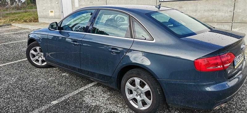 Usado Audi A4 143 HP (105 kW) 2009 Sedan