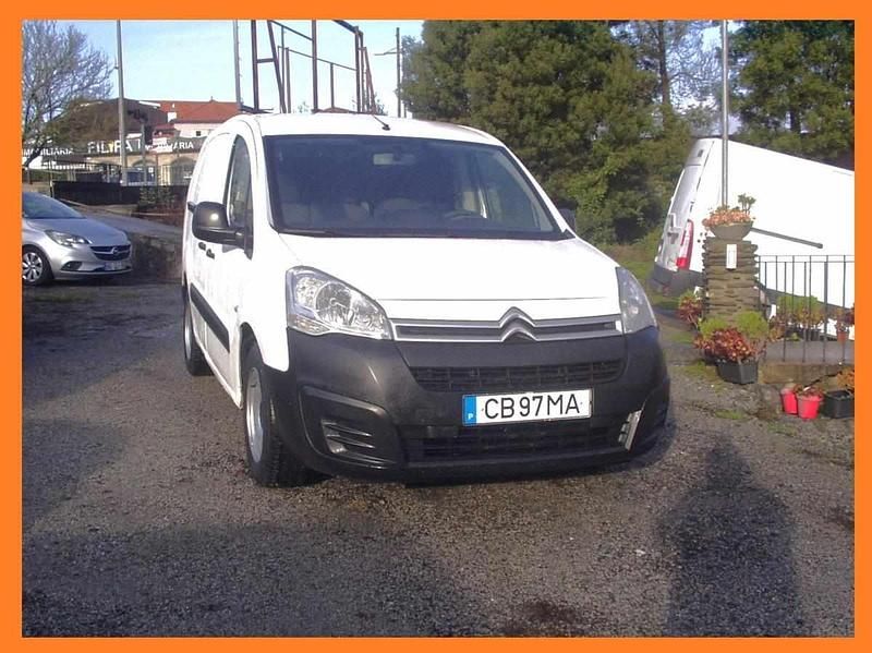 Usado Citroën Berlingo 100 HP (73 kW) 2018 Branco Monovolume