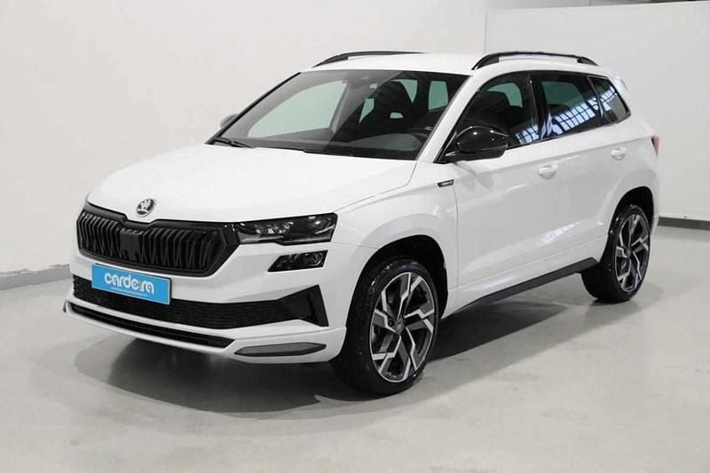 Branco Novo 2025 Skoda Karoq SUV | € 30.990 - Imagem 1/4