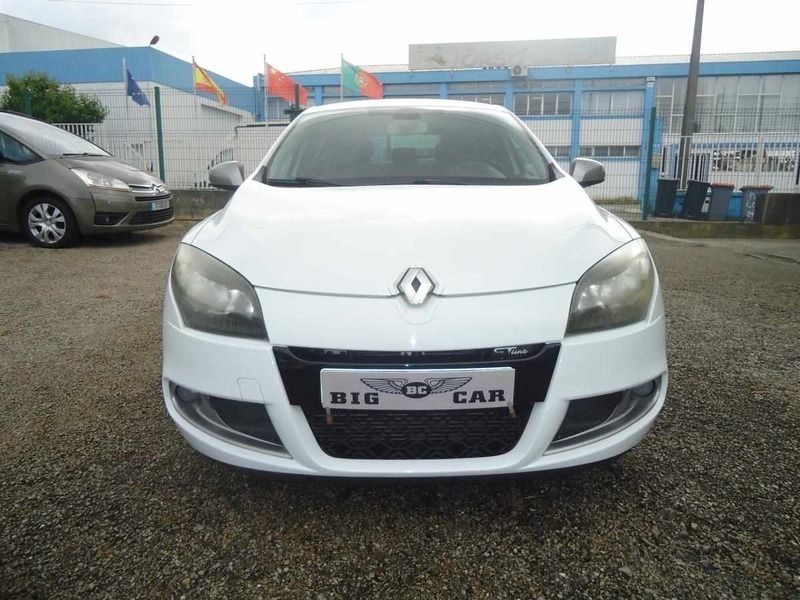 Branco Usado 2011 Renault Mégane III | € 8.950 (Preço justo) - Imagem 1/4