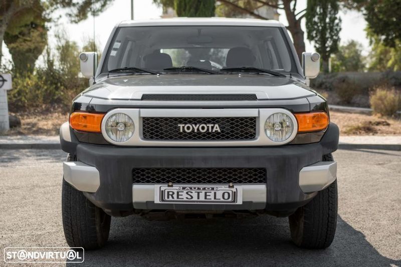 Vendido Toyota FJ Cruiser 4.0 VVTi V. Carros usados para venda