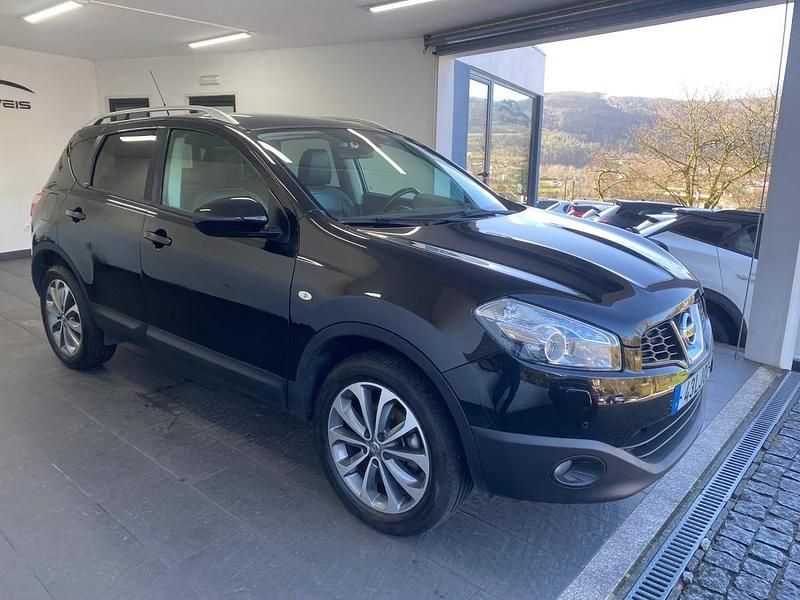Usado Nissan Qashqai Tekna 110 HP (80 kW) 2011 Preto SUV