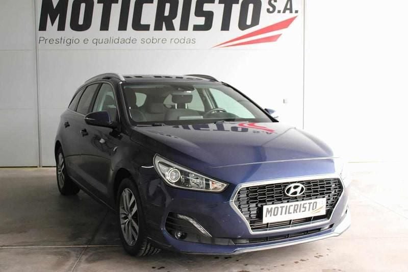 Azul Usado 2019 Hyundai i30 Style Carrinha | € 14.900 (Preço justo) - Imagem 1/4