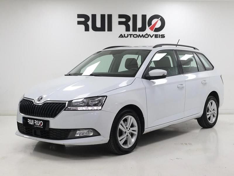 Branco Usado 2022 Skoda Fabia Ambition Carrinha | € 14.900 (Preço justo) - Imagem 1/4