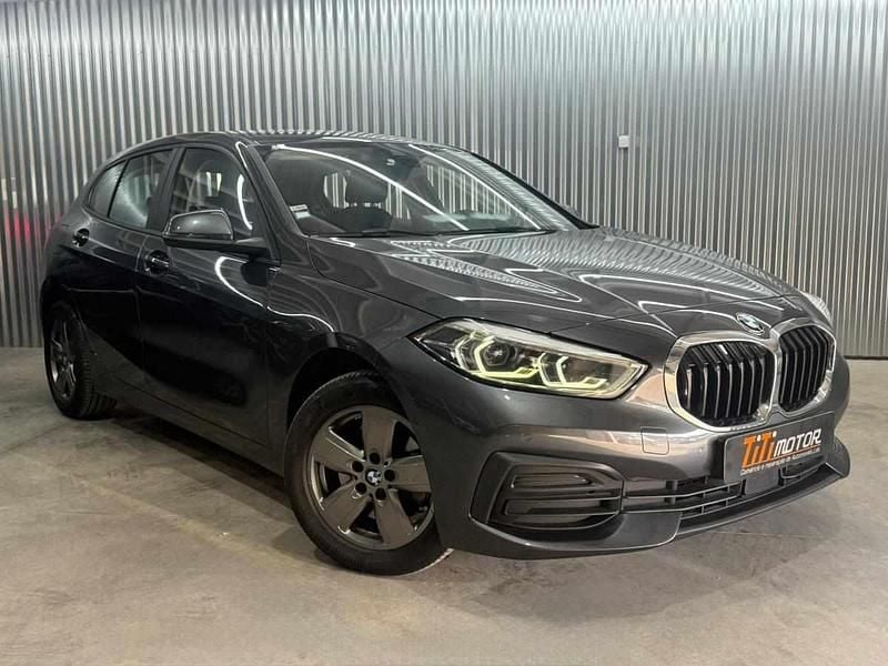 Cinzento Usado 2021 BMW 116 Citadino | € 19.950 (Super Preço) - Imagem 1/4