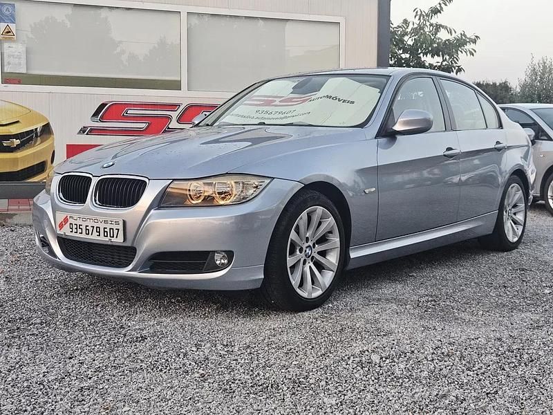 Cinza Usado 2008 BMW 320 Sport Line Sedan | € 10.750 (Preço justo) - Imagem 1/4