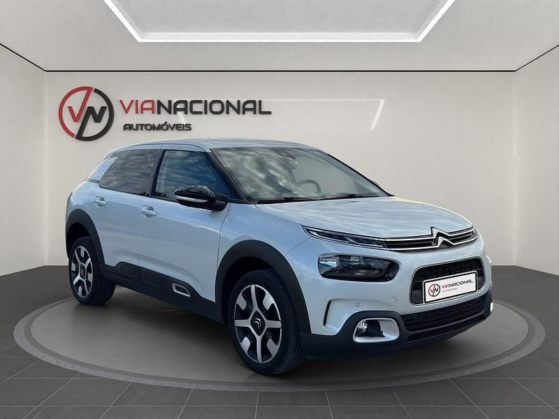 Branco Usado 2019 Citroën C4 Shine | € 16.450 (Preço justo) - Imagem 1/4