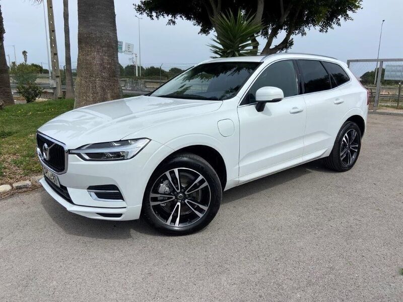 Branco Usado 2020 Volvo XC60 Momentum SUV | € 41.500 (Caro) - Imagem 1/4