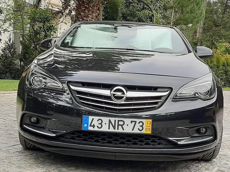Usado 2013 Opel Cascada Cabrios | € 13.500 - Imagem 1/3