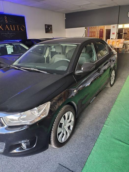 Usado 2015 Citroën C-Elysee I Sedan | € 5.200 - Imagem 1/4