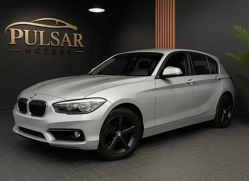 Cinzento Usado 2018 BMW 116 Efficient Dynamics Citadino | € 17.900 (Preço justo) - Imagem 1/4