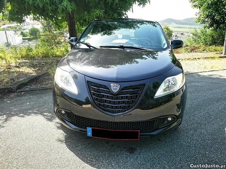 Preto Usado 2014 Lancia Ypsilon Gold Citadino | € 7.500 (Preço justo) - Imagem 1/1