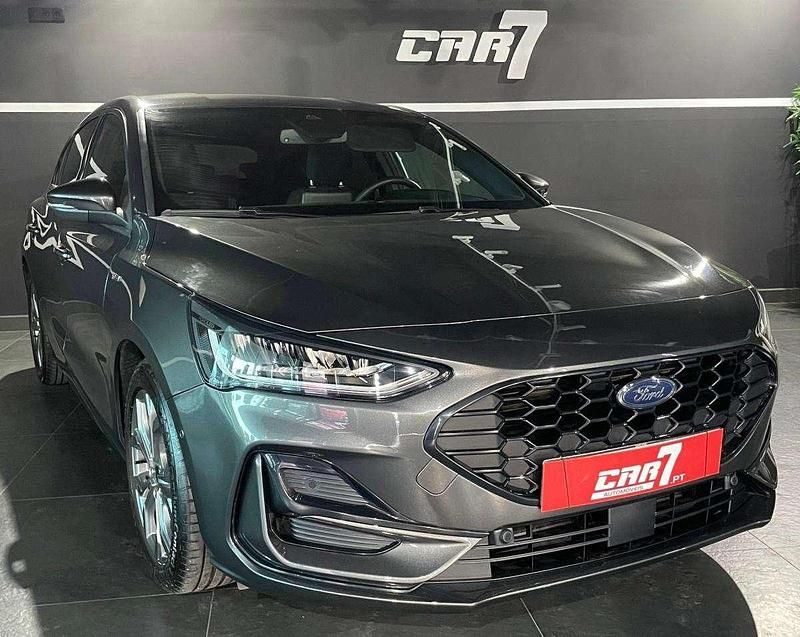 Cinza Usado 2022 Ford Focus ST-Line X | € 19.990 (Preço justo) - Imagem 1/4