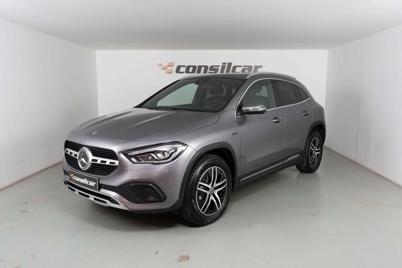 Cinza Usado 2021 Mercedes GLA250 Progressive SUV | € 34.890 (Bom preço) - Imagem 1/4