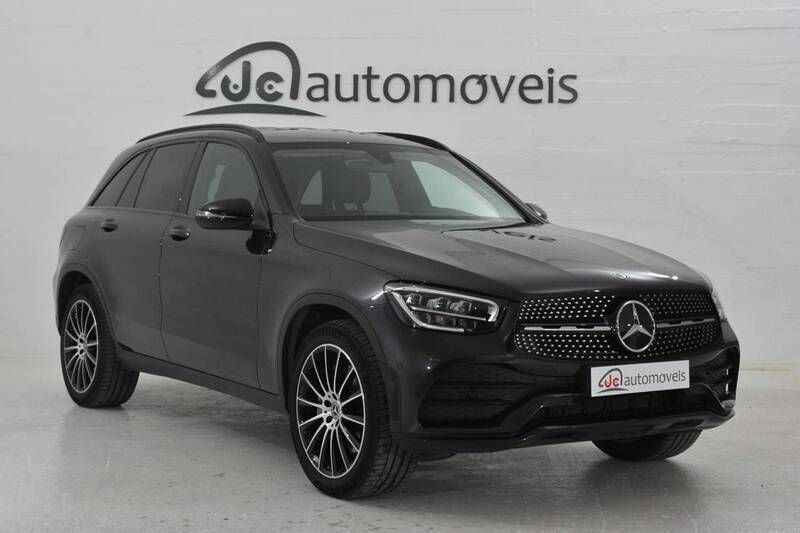 Cinza Usado 2022 Mercedes GLC300 SUV | € 56.900 - Imagem 1/4