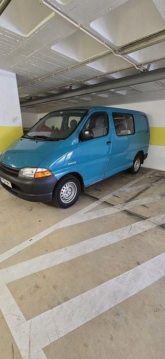 Usado 2001 Toyota HiAce Monovolume | € 11.000 - Imagem 1/4