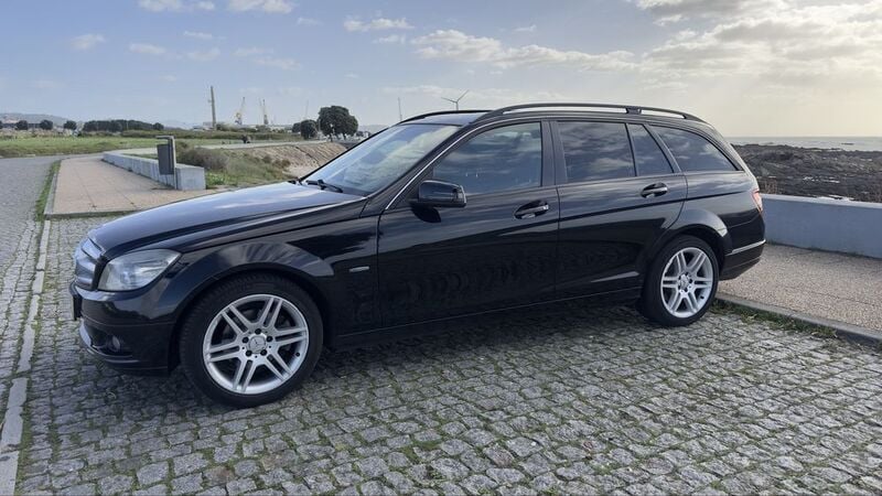 Usado 2010 Mercedes C220 Avantgarde Sedan | € 11.500 - Imagem 1/4