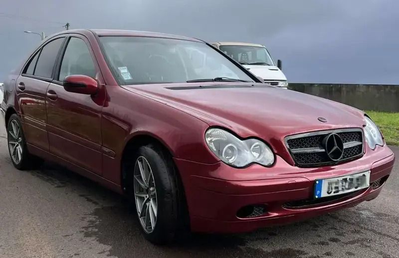 Vermelho Usado 2001 Mercedes C200 Avantgarde Citadino | € 4.750 (Super Preço) - Imagem 1/4