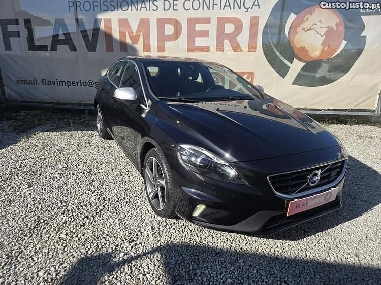 Preto Usado 2014 Volvo V40 R-Design Citadino | € 14.300 (Caro) - Imagem 1/1