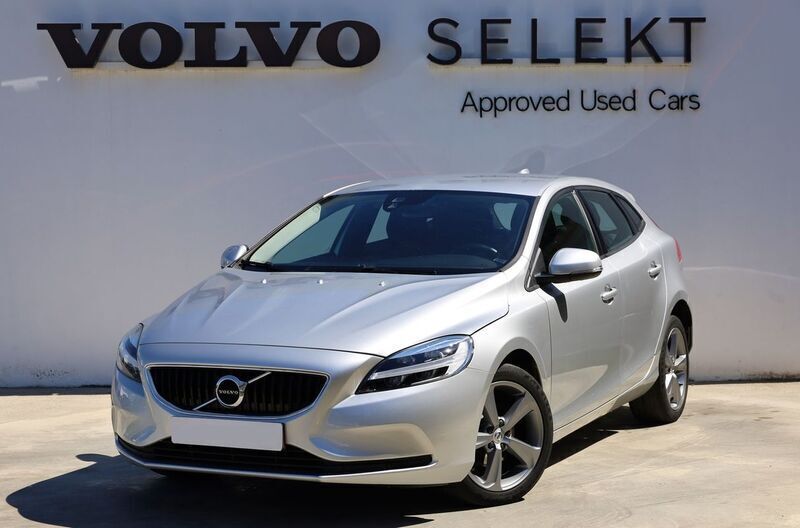 Cinza Usado 2018 Volvo V40 Momentum Carrinha | € 14.700 (Preço elevado) - Imagem 1/4
