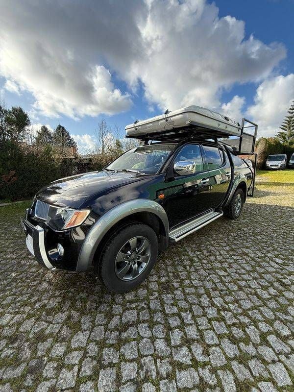Preto Usado 2008 Mitsubishi L200 Pickup | € 22.950 - Imagem 1/4